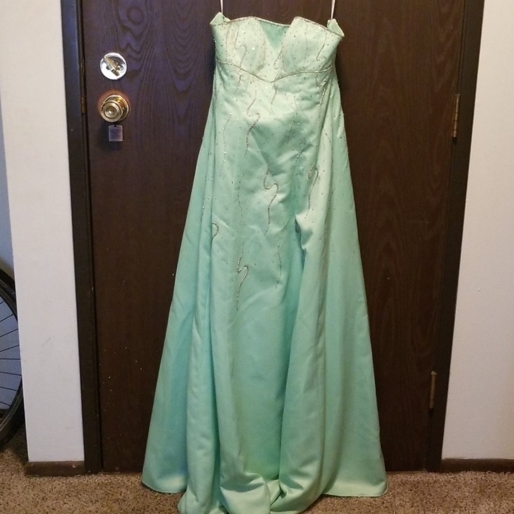 Morgan and Co. Green Dress